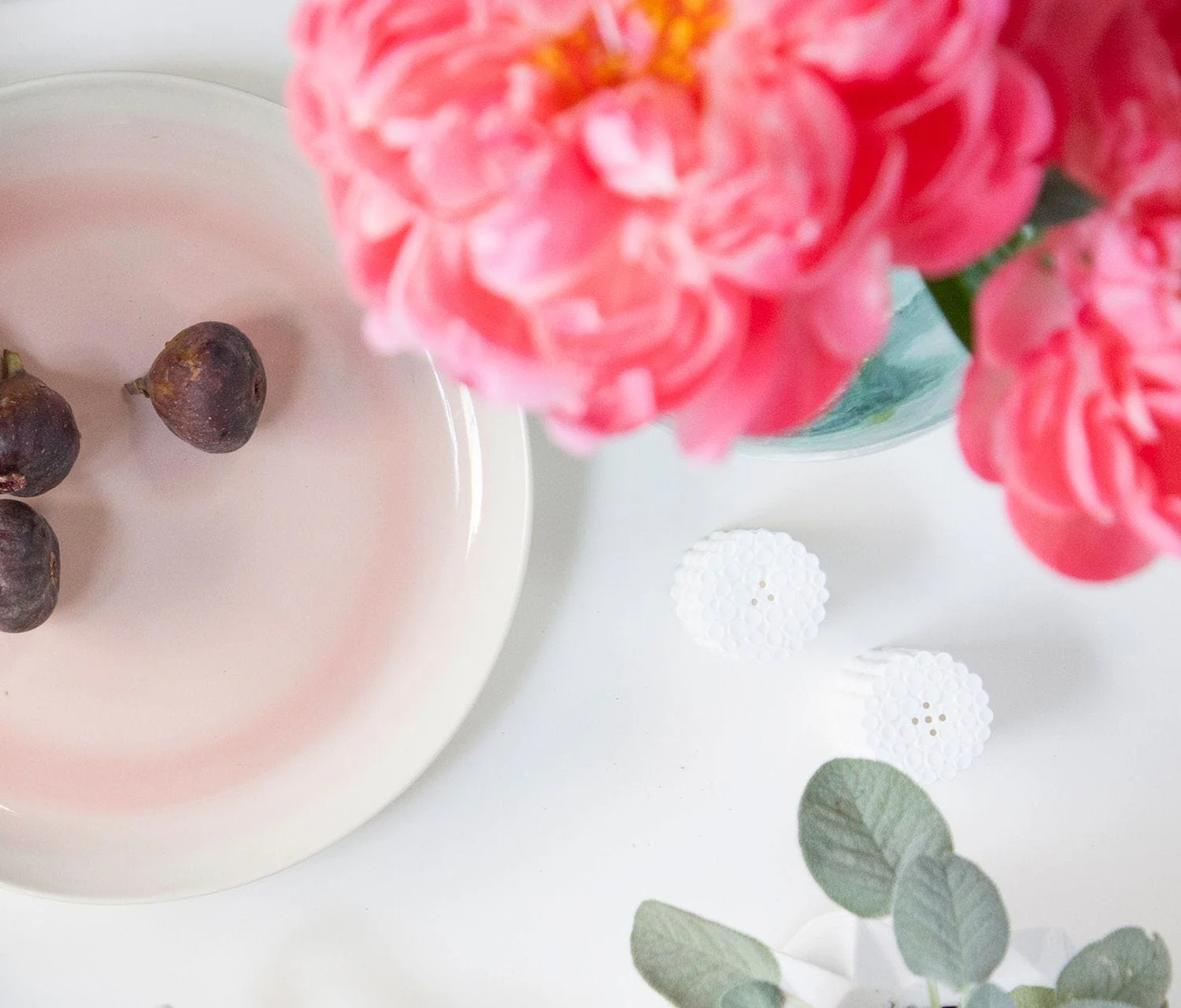 Blue Pheasant Daphne Salt and Pepper Shakers - Image 4